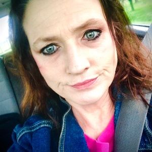 Meet your Posher, Lorie